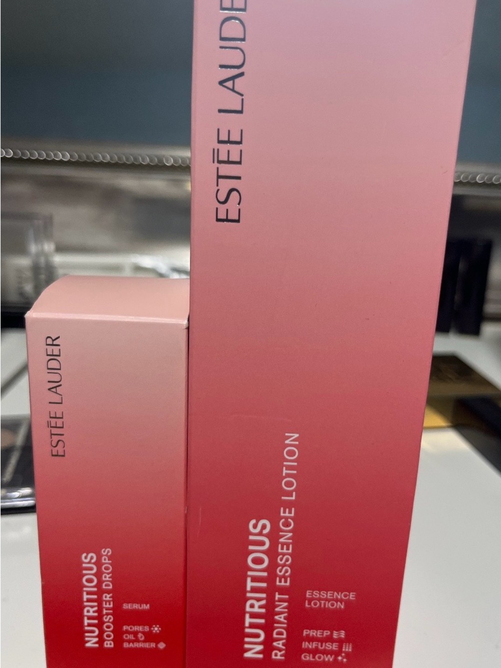 Estee Lauder Nutritious skincare set.